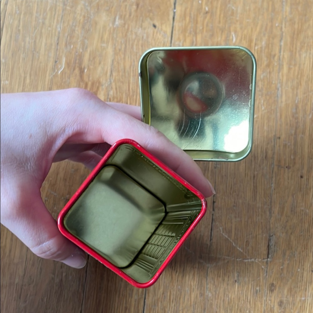 Red Telephone Booth Tea Tin from England - Picture 8 of 8